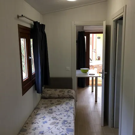 Lacona カポリーヴェリ