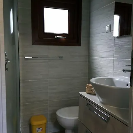 Lacona 4*