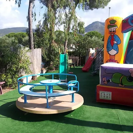 Lacona 4*